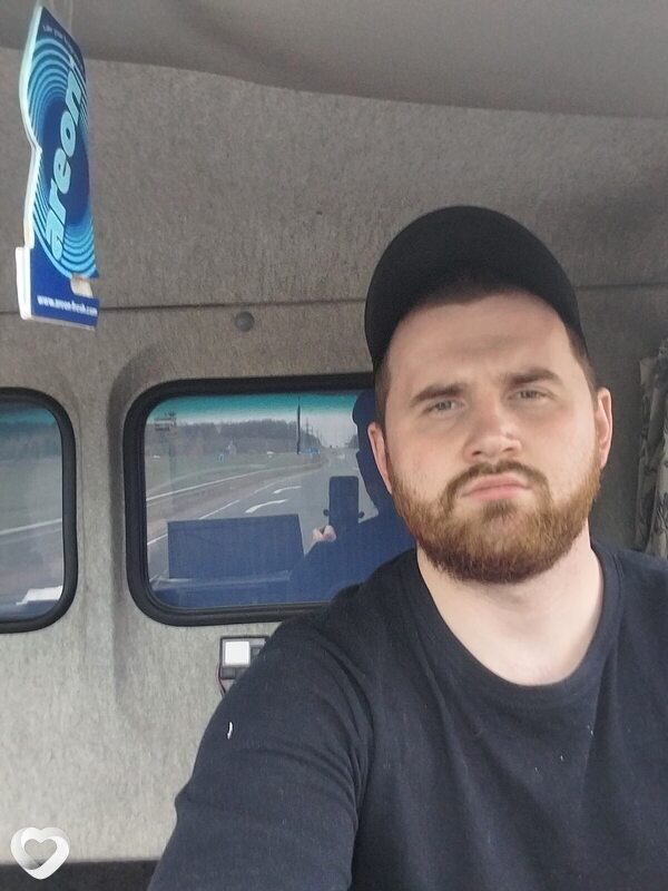 Артем, 29, Кузнецке — анкета №2425318