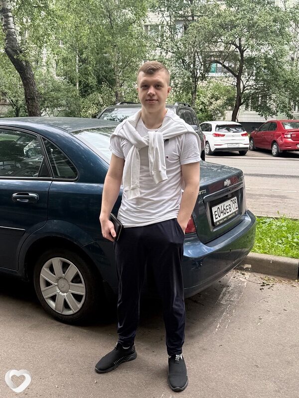 Андрей, 21, Москве — анкета №2427003