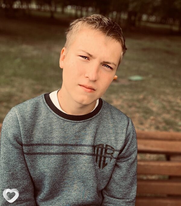 Михаил, 22, Москве — анкета №2427295