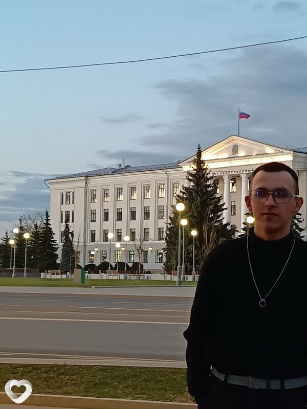 Илья, 21, Москве — анкета №2427421