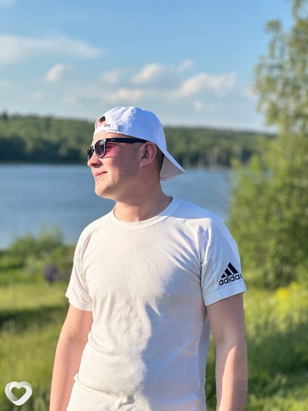 Денис, 25, Москве — анкета №2428580