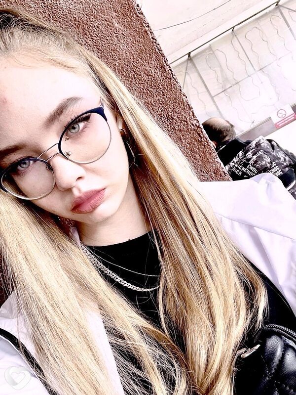 Елена, 21, Омске — анкета №2428730
