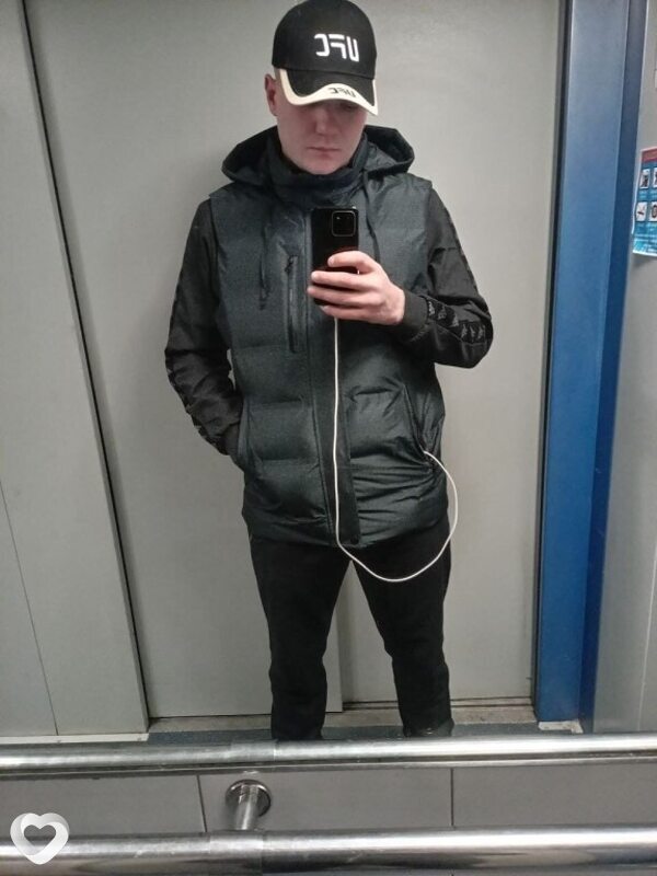 Максим, 22, Москве — анкета №2429141