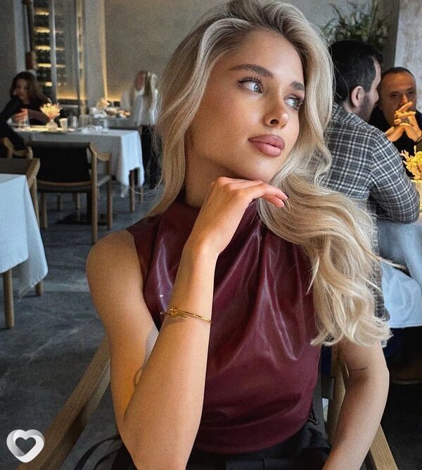 Алина, 25, Ярославле — анкета №2429433