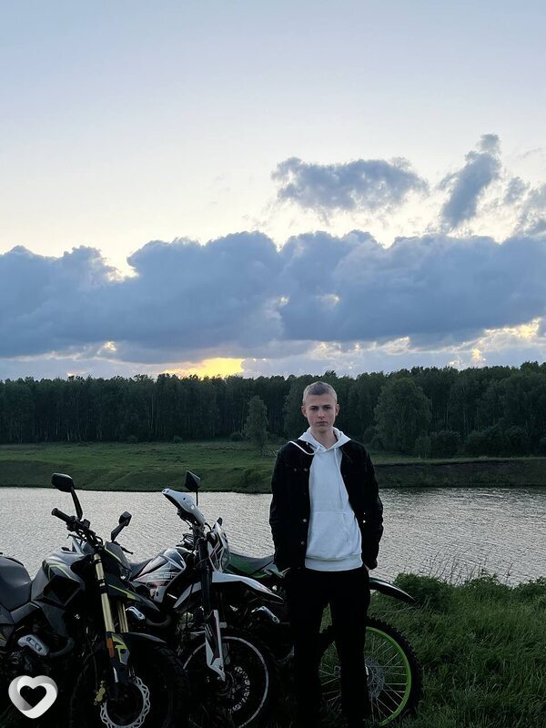 Глеб, 19, Новосибирске — анкета №2430039