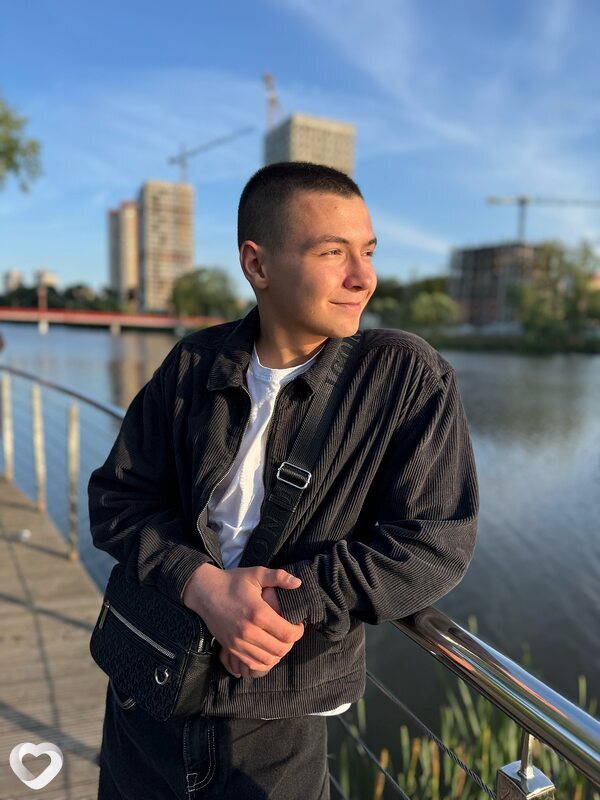 Александр, 20, Пушкино (Московская Обл) — анкета №2431570