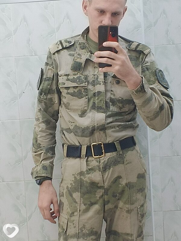 Антон, 21, Юрге — анкета №2432338
