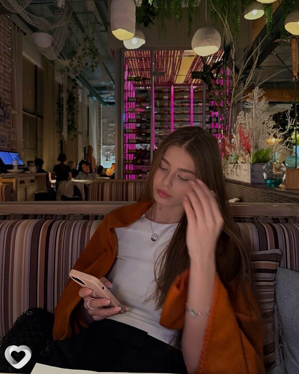 Аня, 22, Москве — анкета №2432347