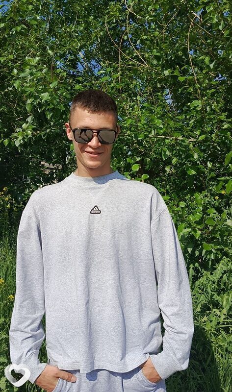 Александр, 20, Братске — анкета №2432460