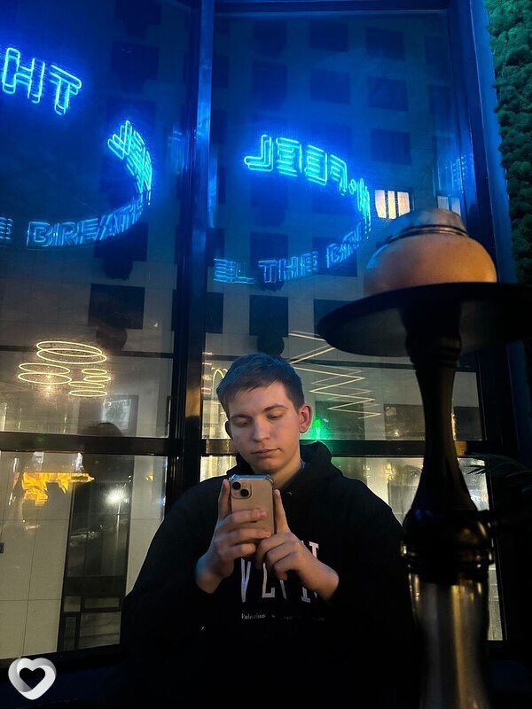 Денис, 20, Москве — анкета №2434131