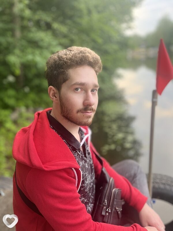 Илья, 21, Москве — анкета №2434106