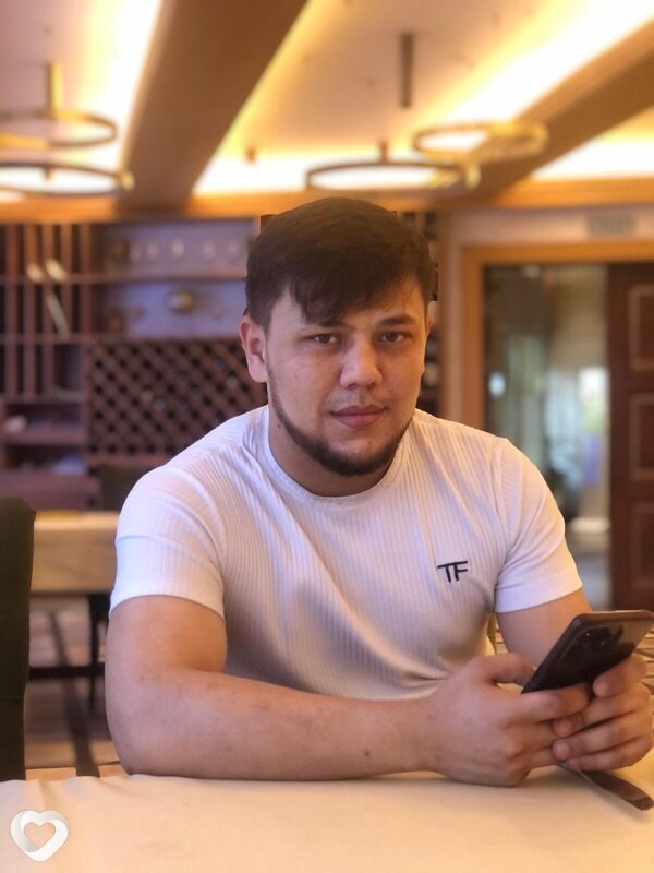 Сандро, 23, Москве — анкета №2434580