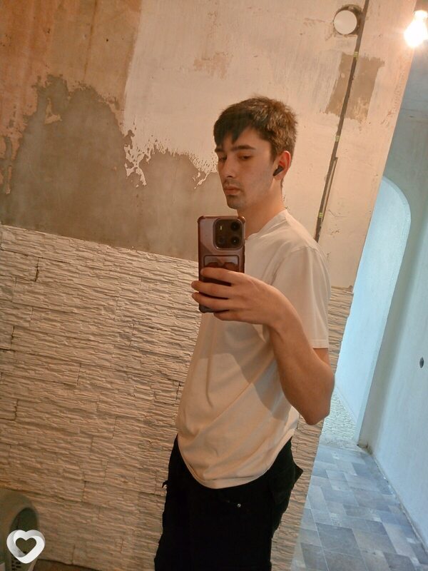 Евгений, 25, Краснотурьинске — анкета №2436240