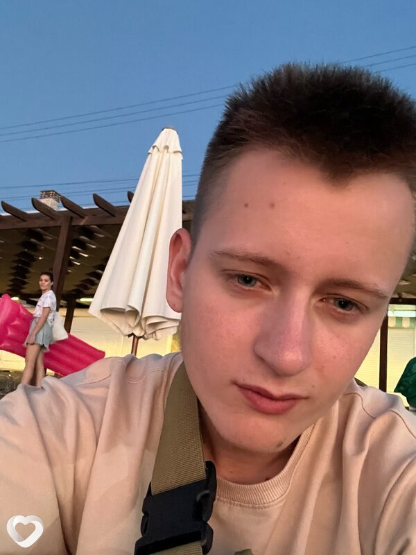 Максим, 23, Саратове — анкета №2436335