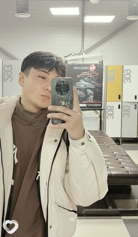 Тимур, 19, Харовске — анкета №2436958