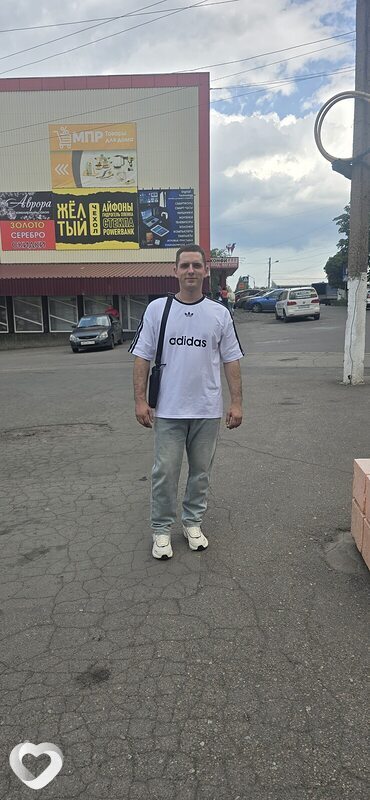 Юрий, 21, Торезе — анкета №2436887