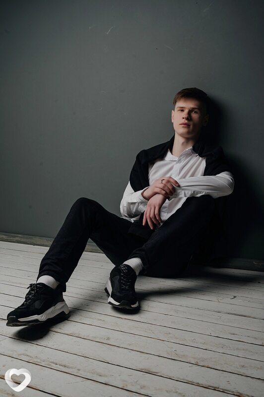 Юрий, 21, Иванове — анкета №2437916