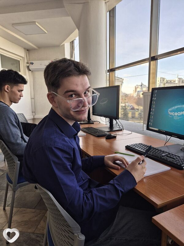 Антон, 20, Тюмени — анкета №2438360