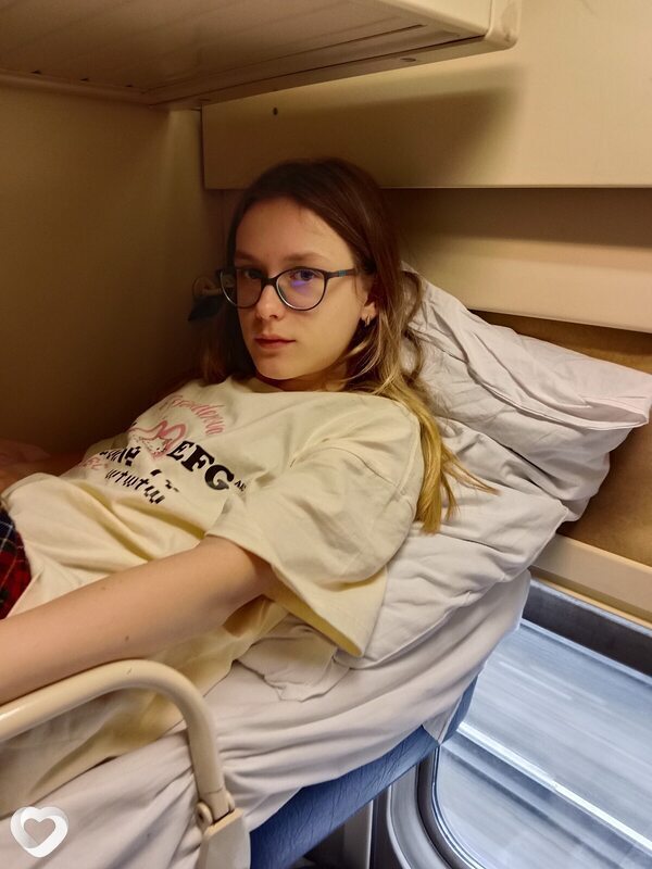 Елена, 19, Сочи — анкета №2439794