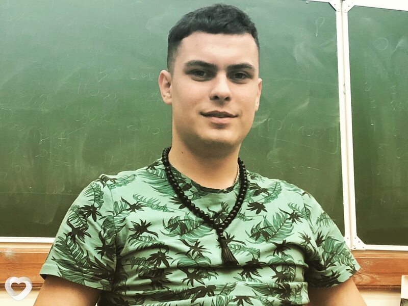 Артем, 23, Москве — анкета №2439784