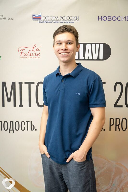 Денис, 19, Новосибирске — анкета №2440105