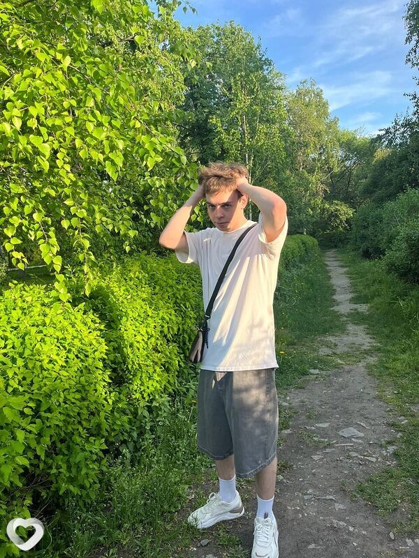 Лев, 20, Екатеринбурге — анкета №2440200
