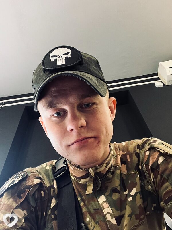 Александр, 22, Миассе — анкета №2440487