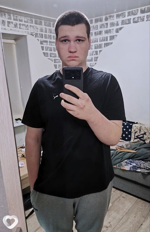 Макар, 19, Волжском — анкета №2440861