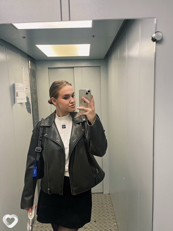 Юля, 22, Вологде — анкета №2442507