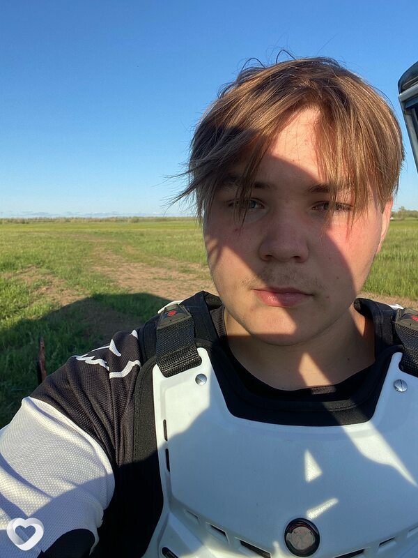 Олежа, 19, Якутске — анкета №2442755