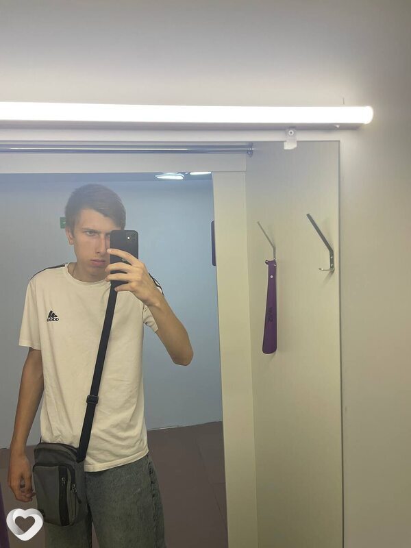 Евгений, 19, Волгограде — анкета №2443045