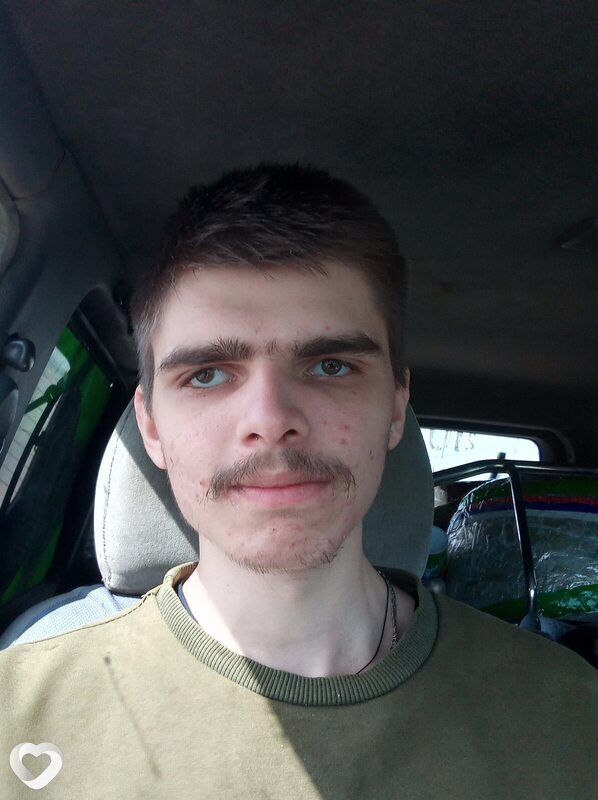 Денис, 21, Донецке — анкета №2443370
