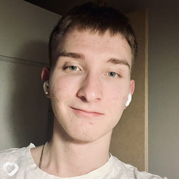 Максим, 21, Москве — анкета №2443411