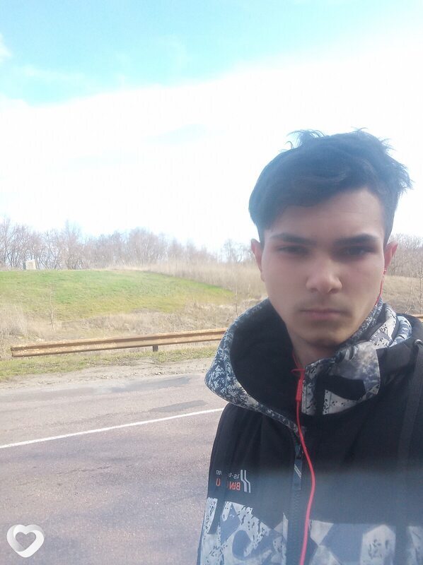 Ігорь, 19, Чернобае — анкета №2444914