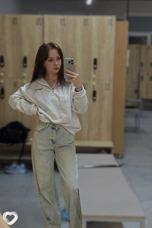 Вика, 19, Саяногорске — анкета №2446230