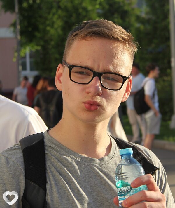 Иван, 20, Москве — анкета №2446525