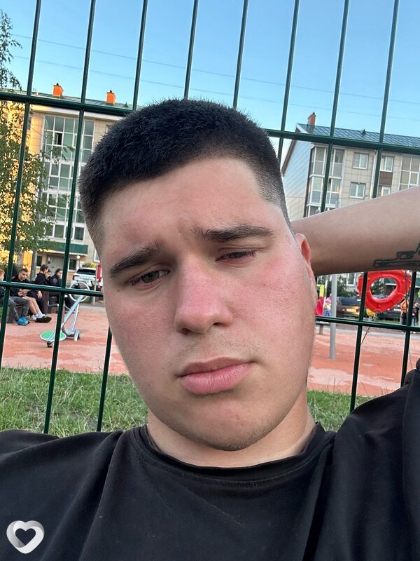 Антон, 26, Евпатории — анкета №2447212