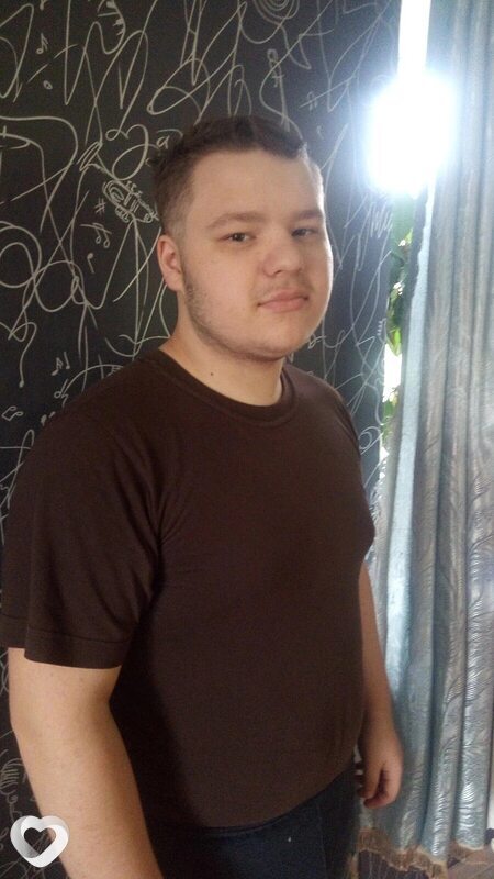 Artur, 21, Коряжме — анкета №2450428