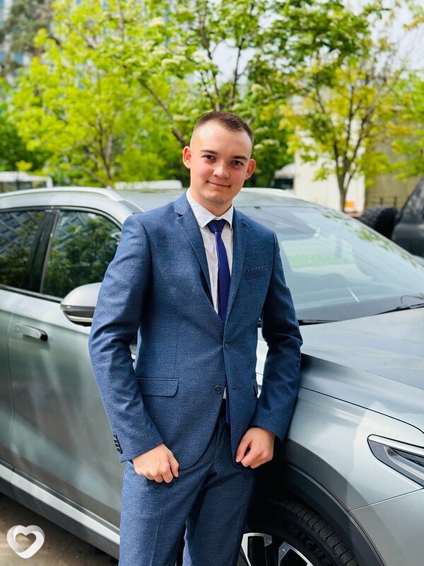 Данила, 20, Москве — анкета №2452034