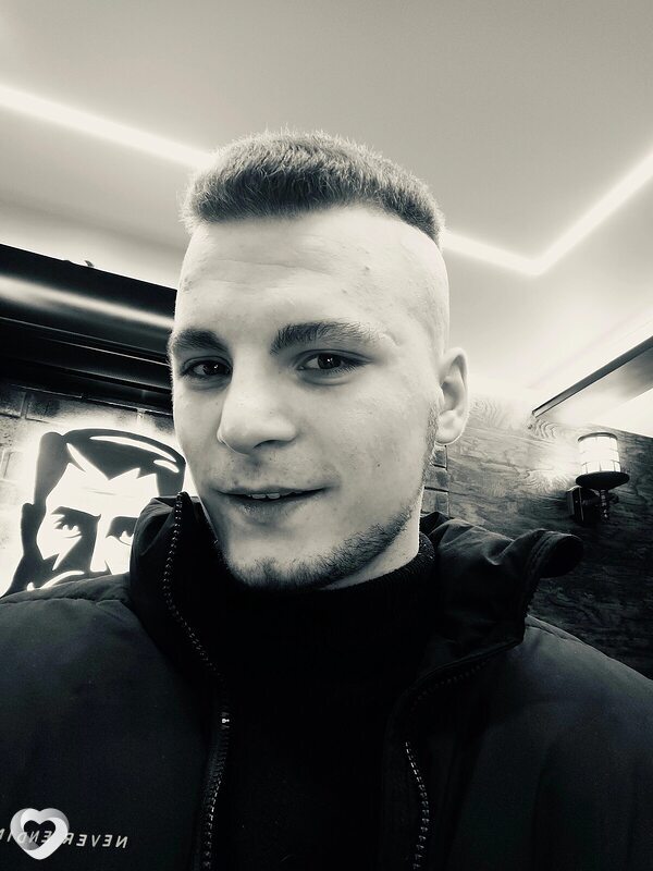 Алексей, 22, Усолье-Сибирское — анкета №2453692