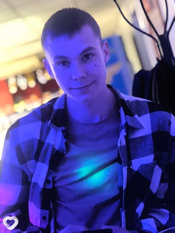 Кирилл, 21, Новоалтайске — анкета №2454476