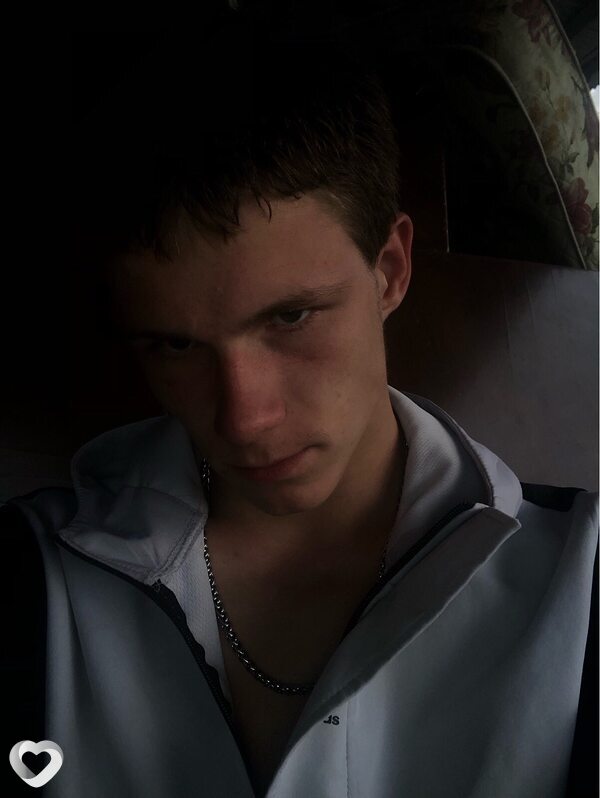 Юра, 19, Белогорске — анкета №2454802