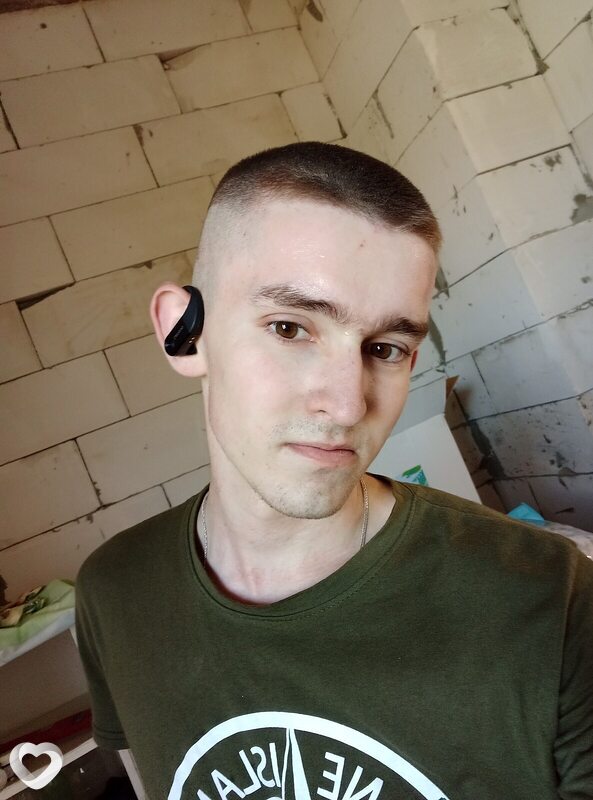 Артём, 24, Кольчугине — анкета №2454832