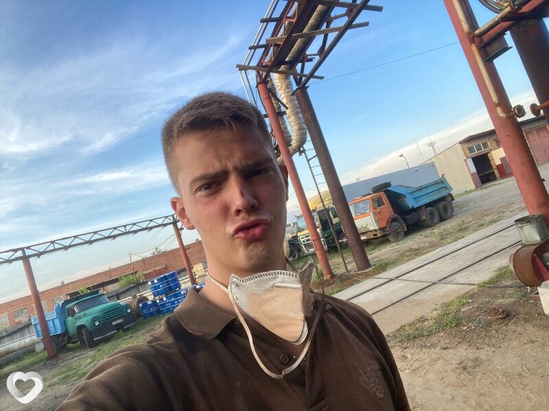 Михаил, 19, Ангарске — анкета №2459347