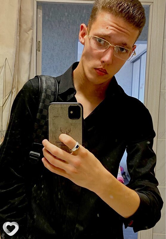 Артём, 19, Волжском — анкета №2463886