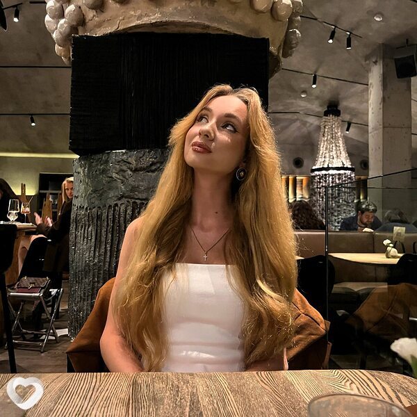 Настя, 21, Екатеринбурге — анкета №2466261