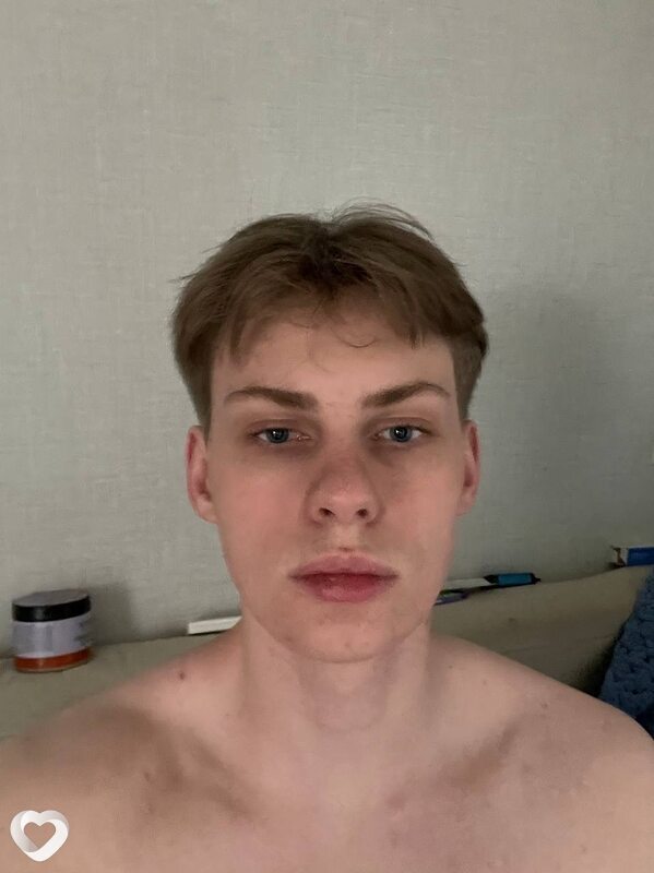 Илья, 19, Москве — анкета №2470359