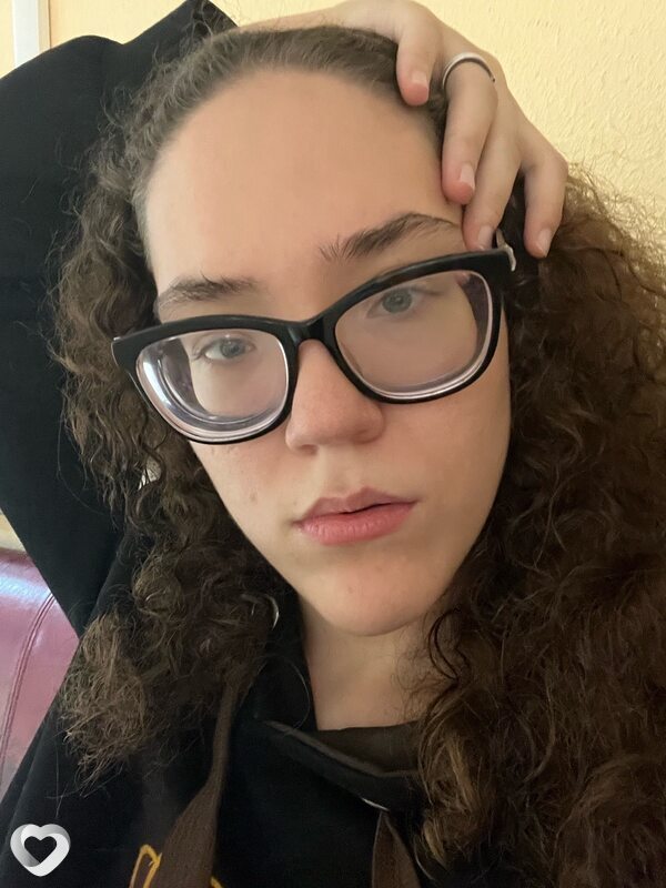 Арина, 21, Братске — анкета №2469369