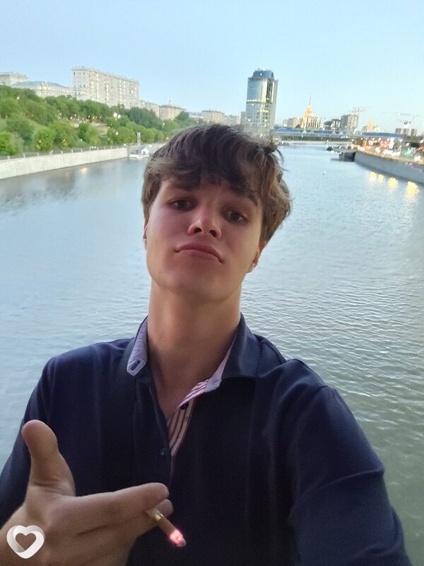 Иван, 19, Москве — анкета №2471880