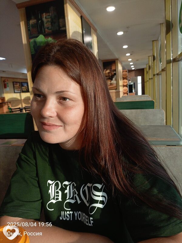 Алёна, 28, Омске — анкета №2472788